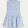 Trägerloses Minikleid aus Strickgewebe mit tiefem Taillenbund