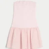 Trägerloses Minikleid aus Strickgewebe mit tiefem Taillenbund