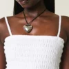 Trägerloses Minikleid mit gesmoktem Oberteil