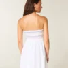 Trägerloses Minikleid mit Smokarbeit