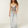 Ultra-Low-Rise-Baggy-Jeans in heller Waschung