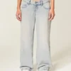 Ultra-Low-Rise-Baggy-Jeans in heller Waschung