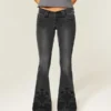 Ultra-Low-Rise-Jeans mit Blumenstickerei in gewaschenem Schwarz