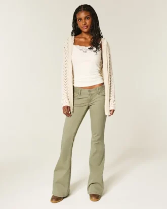 Ultra-niedrig geschnittene, bestickte Flare-Hose