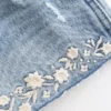 Ultra-niedrige Mini-Shorts aus besticktem Denim