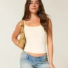 Ultra-niedrige Shorties aus mittelblauem Denim