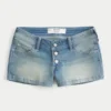 Ultra-niedrige Shorties aus mittelblauem Denim